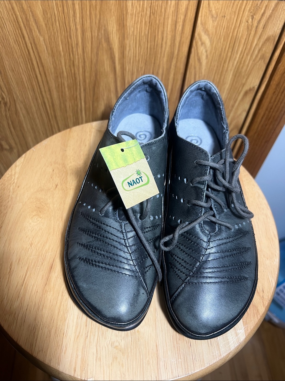 Naot Black Leather Lace-Up Casual Flats